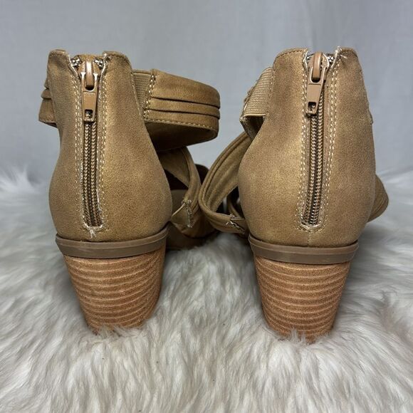 Bella Vita Quinelle Natural Beige Criss-Cross Heeled Sandals Sz 12 Wide Width - Picture 3 of 6